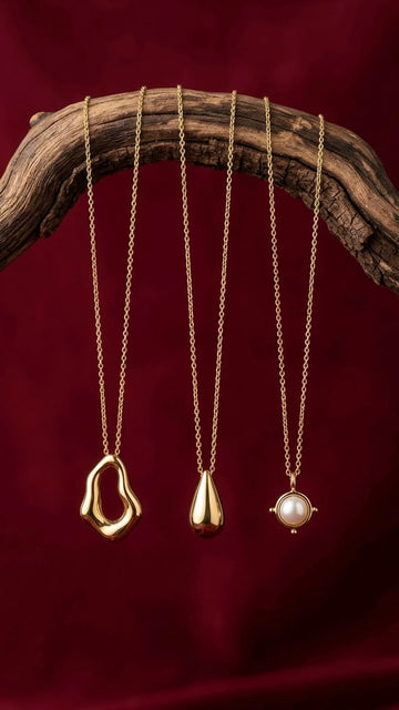 Elegant Gold Tone Pendant Necklace