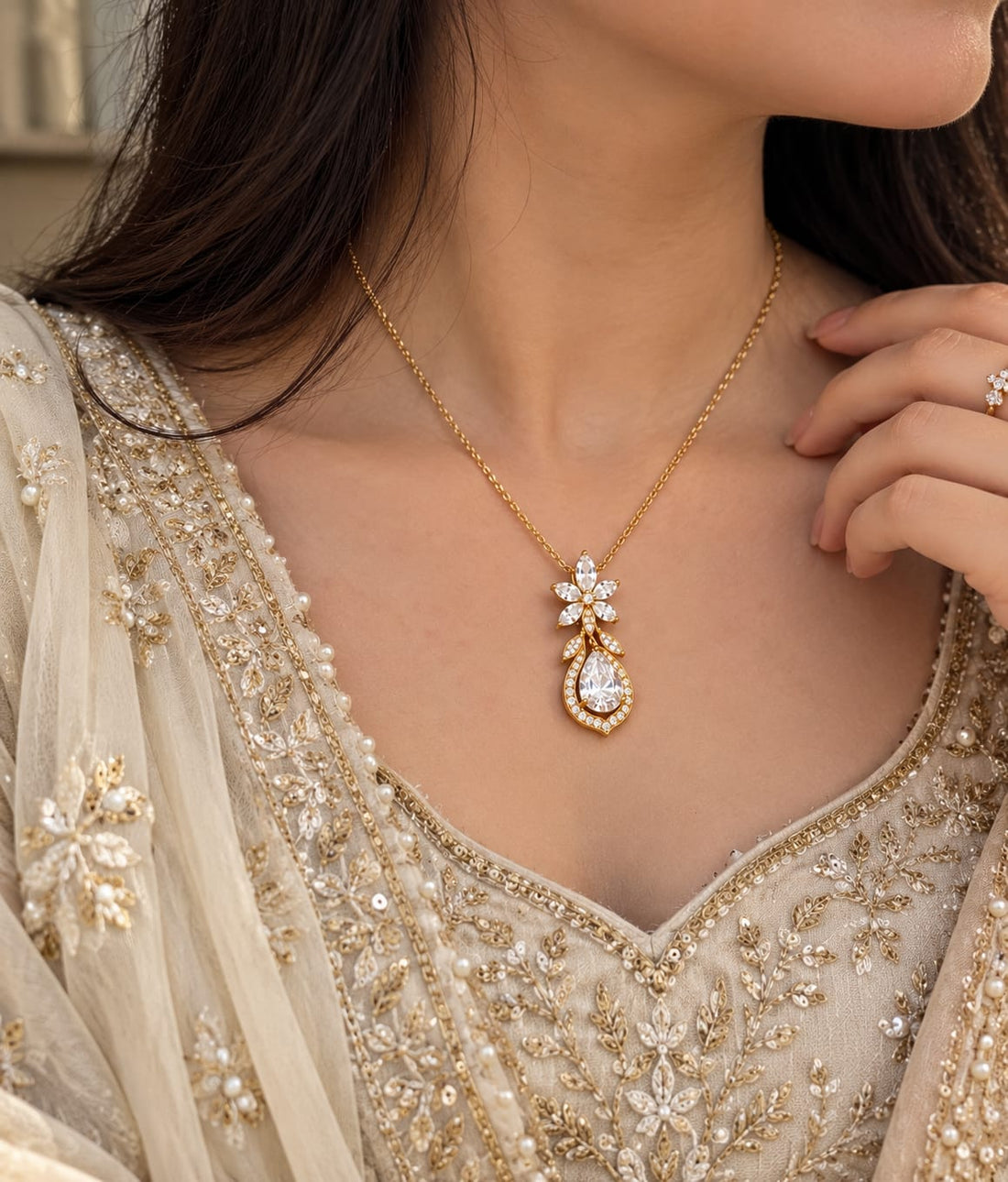 Elara Floral Necklace